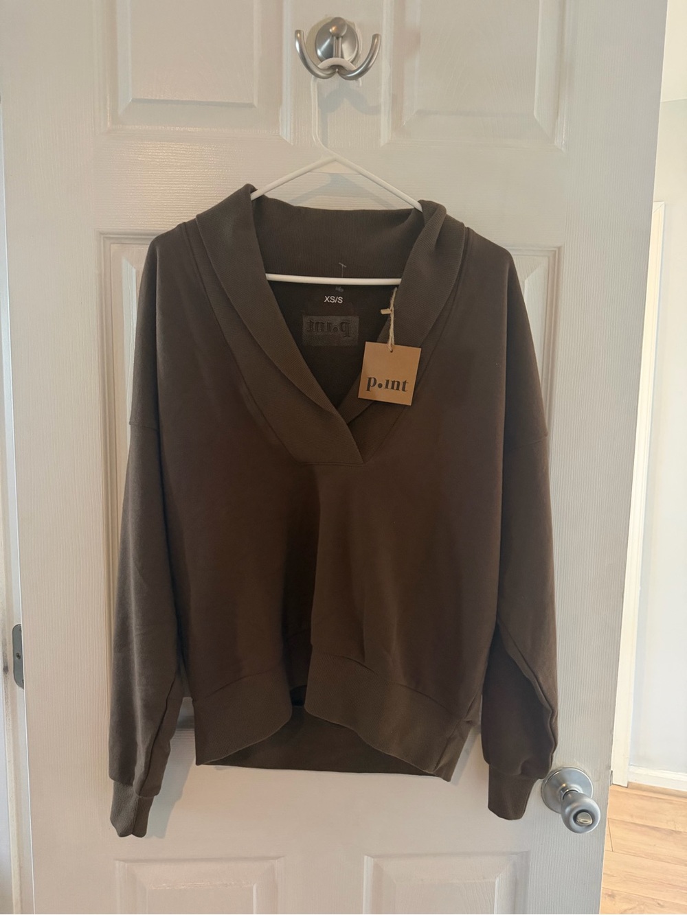 🤎 P.INT OVERSIZED V-LAPEL SWEATSHIRT — NWT 🤎